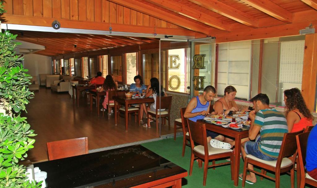 Koz Eren Otel Кешме Экстерьер фото